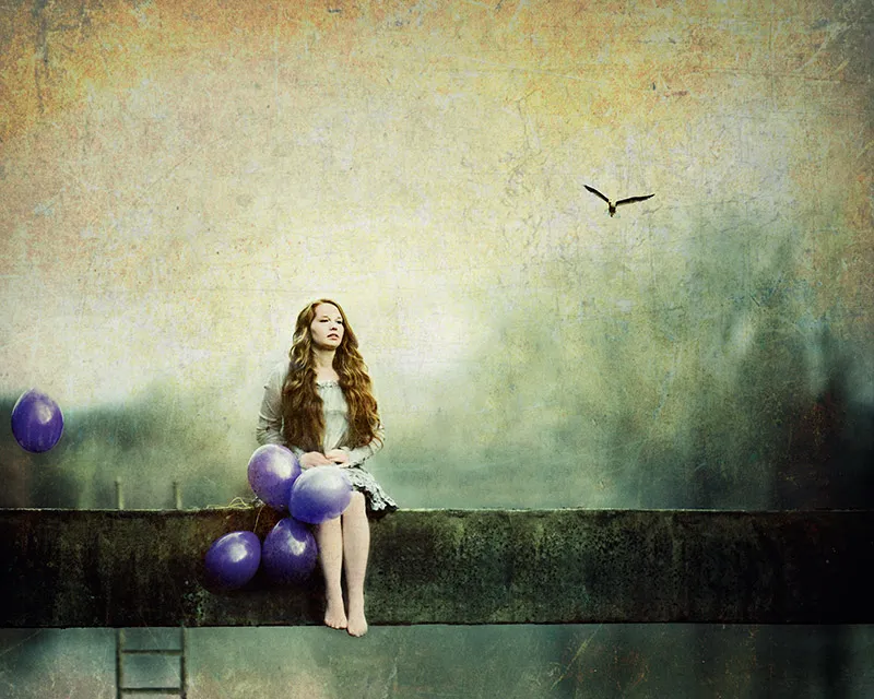 I often think about the right way of life for me. Should I rather drift like balloons in the wind? Or should I elevate above everything like a bird and find my own path, which is steeper and more difficult, but the result will reflect my secret dreams and imaginations. Author Michal Sneberg Často přemýšlím nad správnou cestou svým životem, jestli se mám nechat životem unášet jako balónky ve větru nebo jestli se mám na všechno povznést jako pták a hledat si svou vlastní cestu, která bývá strmější a těžší, ale bude podle mých tajných snů a představ. Autor: Michal Šneberg